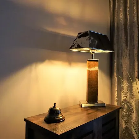 Daire Jaworski Apart's *